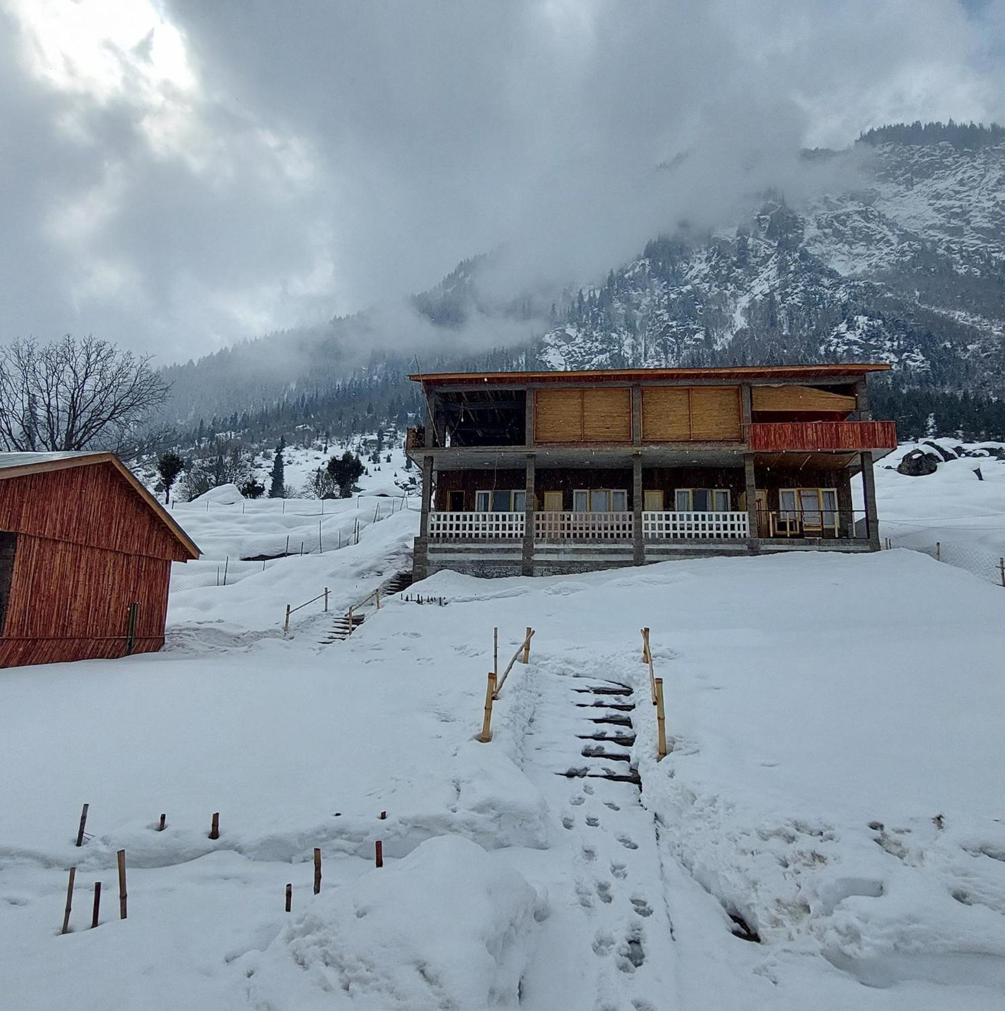 Khana Badosh Resort Kalam Luaran gambar